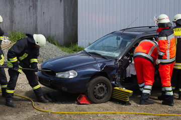 Obraz premium Verkehrsunfall - Bergung