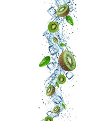Fototapeta na wymiar Fresh Kiwi with water splash