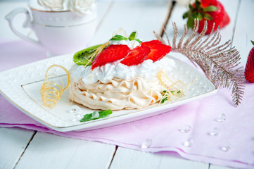 Pavlova cake
