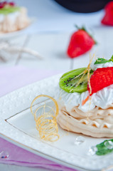 Pavlova cake