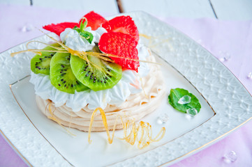Pavlova cake