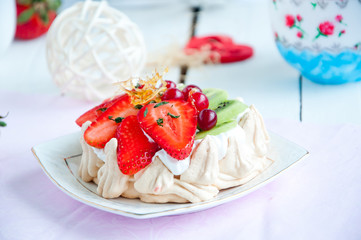 Pavlova cake