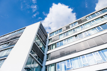 Fototapeta premium Bürogebäude - modernes Haus
