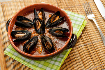 Zuppa di cozze nel coccio