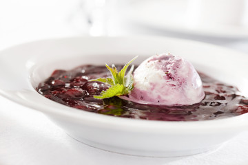 ice cream with sauce