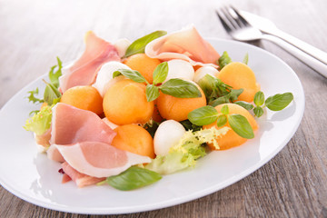 salad with melon and mozzarella