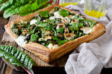 Tart with spinach, chard and cheese