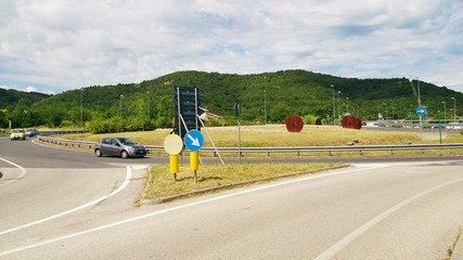 Incrocio stradale, rotonda.
