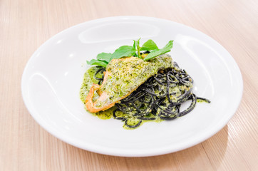 Salmon pasta spagetti