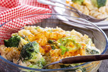 Pasta, broccoli and cheese sauce