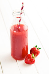 strawberry juice in glass