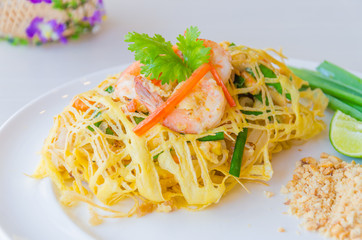 Pad thai
