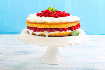 Lemon cake with raspberry