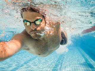 Freestyle swimmer - obrazy, fototapety, plakaty