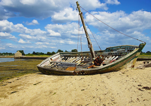 &eacute;pave pr&egrave;s du moulin a mar&eacute;e sur l&rsquo;&icirc;le d'Arz