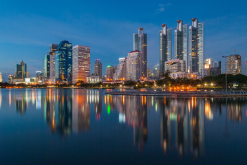 Fototapeta na wymiar Bangkok night with reflection