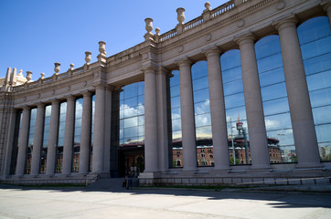 Obraz premium Placa Espanya Glasfassade Barcelona