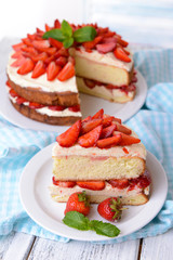 Delicious biscuit cake with strawberries