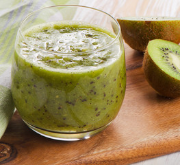 Healthy kiwi smoothie