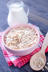 oat flakes and milk
