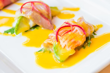 Sashimi avocado japanese food