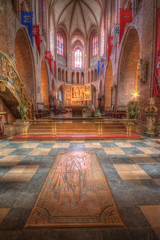 Wnętrze gotyckiej bazyliki w Poznaniu