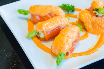 Salmon roll