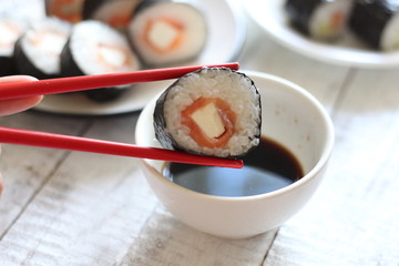 роллы с рыбой