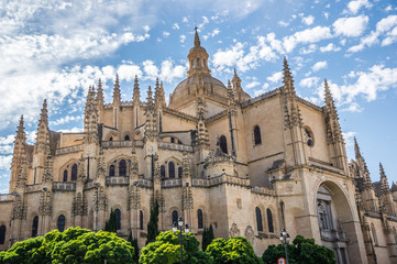 Fototapeta na wymiar cathedral in Segovia, Spain