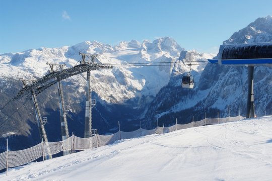 Winter sports region Dachstein West, Austrian Alps