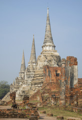 Fototapeta premium Вид на ступы храма Ват Пхра Си Санпет. Айютая, Таиланд