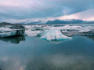 Icebergs in jokulsarlon, vatnajokull glacier, iceland