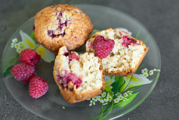 Cupcake with raspberry and cereal