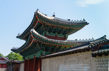 Fototapeta premium The main gate of Changgyeonggung palace, South Korea