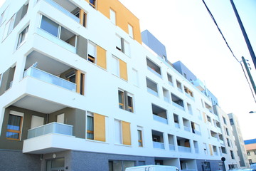 Appartement standing blanc jaune - obrazy, fototapety, plakaty