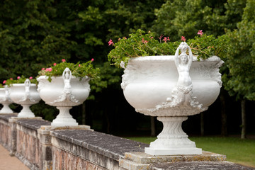 decorative flowerpots with the motif of the woman