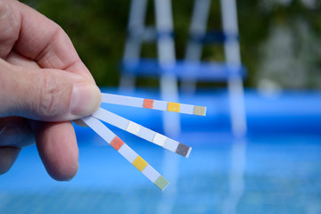 Wasserqualitaet wird geprueft