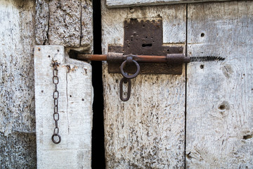 Vieille porte fermeture rouillé