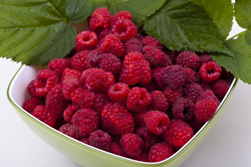 Himbeeren - Früchte in einer Schüssel