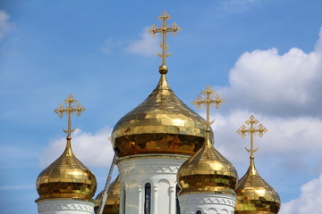 Fototapeta na wymiar Golden domes of the Church