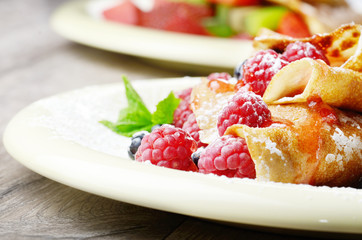 Crepe raspberry mint