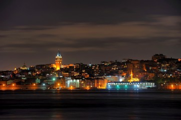 Fototapeta na wymiar Istanbul night view with galata tower