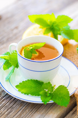 Tea (melissa officinalis)