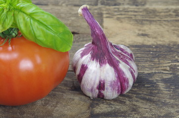 tomato garlic and basil