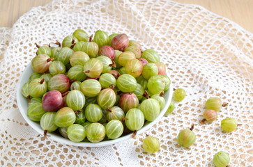 Gooseberry in a bowl.