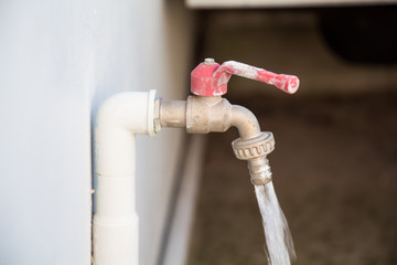 Water flow from faucet