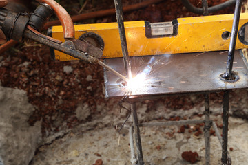electric welding connecting construction metal