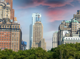 Fototapeta premium New York City. Manhattan skyline with beautiful sky at dusk