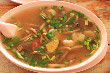 Tom yom mushrooms with prawn