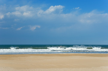 Fototapeta na wymiar Beautiful ocean beach with waves in South Africa